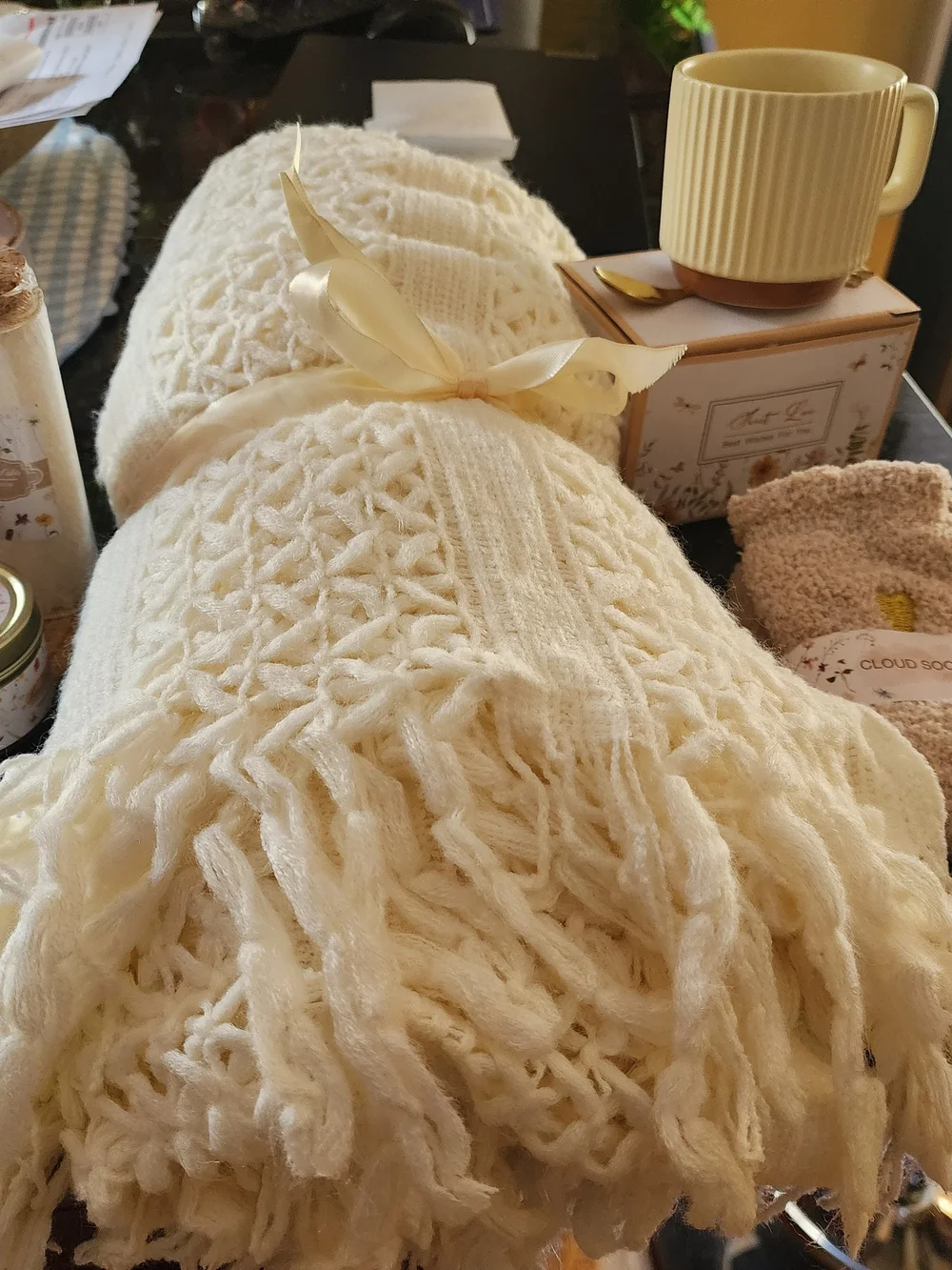 ✨️🤍Cozy Self-Care Spa Gift Bundle | Blanket, Mug, Candle, Soap & Cloud Socks |